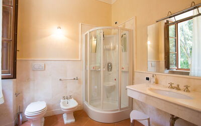 Villa Tommaso: Bathroom Pisa
