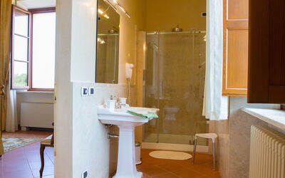 Villa Tommaso: Bathroom  Pienza
