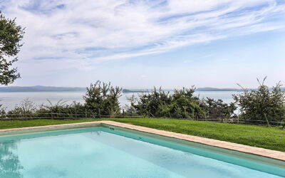 Villa Noemi: Pool, Scenic View