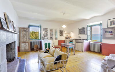 Villa Noemi: Kitchen, Living Room