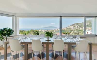 Le Statuette: Dining Room, Scenic View