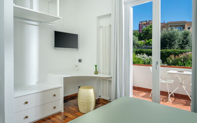 Le Statuette: Bedroom