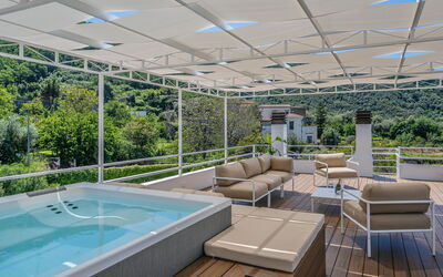 Le Statuette: Building Exterior, Outdoor, Scenic View, Wellness