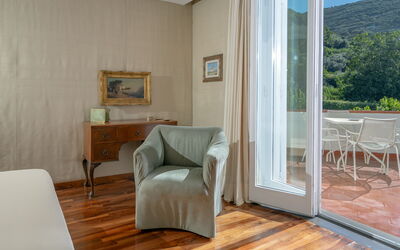 Le Statuette: Bedroom