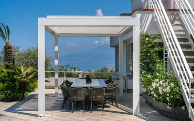 Le Statuette: Building Exterior, Outdoor, Scenic View