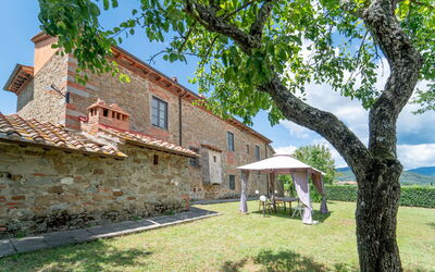 Villa dei Setteponti: Building Exterior