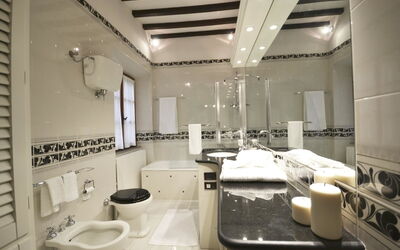 Villa Jasmine: Bathroom