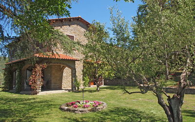 Villa Jasmine: Outdoor view and garden