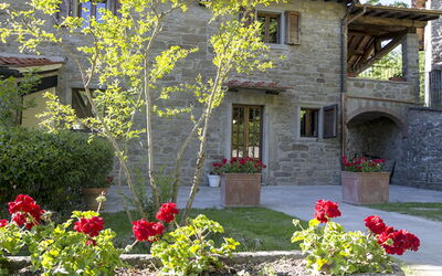 Villa Bagnolo: Outdoor view and main entrance