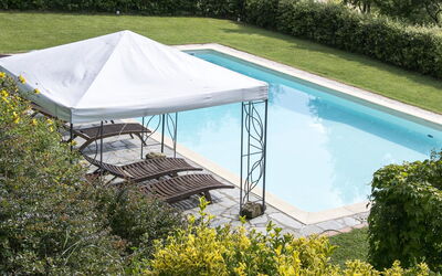 Villa Bagnolo: Swimming pool