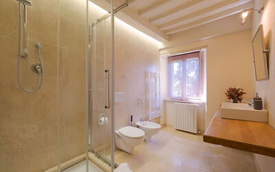Villa Bagnolo: Salle de bain