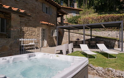 Villa Bagnolo: Bien-être, Extérieurs, jacuzzi