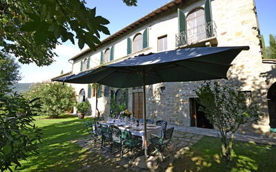 Villa Rosa Maria: Veranda, main entrance and outdoor view