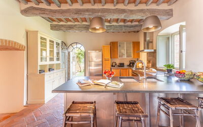 Villa Meravigliosa: villa-colomba-trequanda-villa-cucina