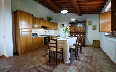 Villa Agilla: Kitchen and dining room