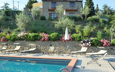 Villa Agilla: Swimming pool and outdoor view