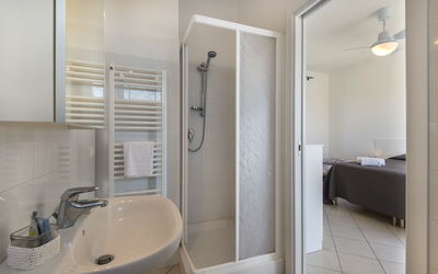 Dimora dei Giardini: villa-marina-velca-tarquinia-villa-bathroom