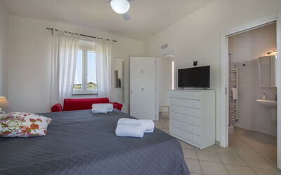 Dimora dei Giardini: villa-marina-velca-tarquinia-villa-bedroom