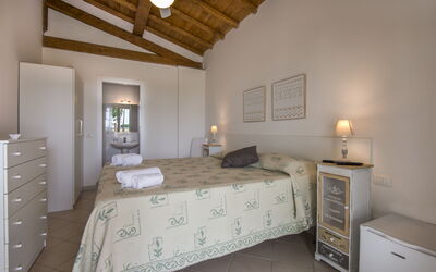 Dimora dei Giardini: villa-marina-velca-tarquinia-villa-bedroom