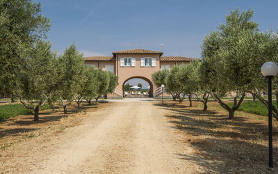 Dimora dei Giardini: villa-marina-velca-tarquinia-villa-external