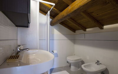 Villa Velca: villetta-golf-al-mare-marina-velca-villa-bathroom