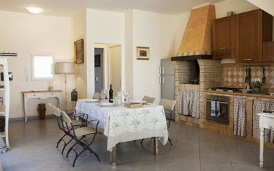 Villa Velca: villetta-golf-al-mare-marina-velca-villa-kitchen