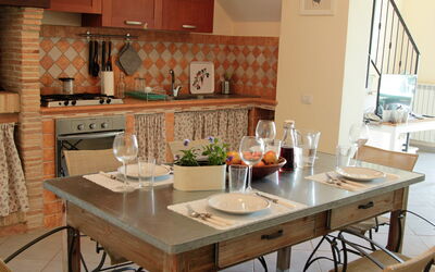 Villa Velca: villetta-golf-al-mare-marina-velca-villa-kitchen