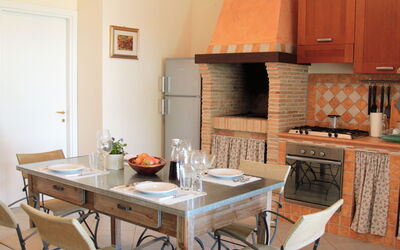 Villa Velca: villetta-golf-al-mare-marina-velca-villa-kitchen