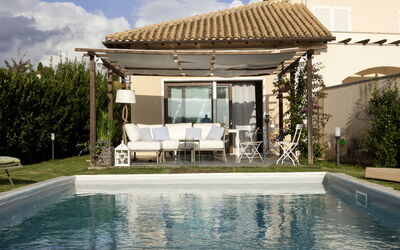 Villa Velca: villetta-golf-al-mare-marina-velca-villa-external-pool