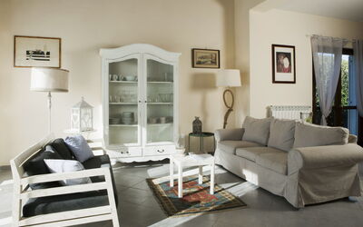 Villa Velca: villetta-golf-al-mare-marina-velca-villa-living-room