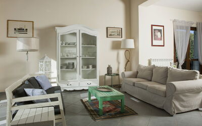 Villa Velca: villetta-golf-al-mare-marina-velca-villa-living-room