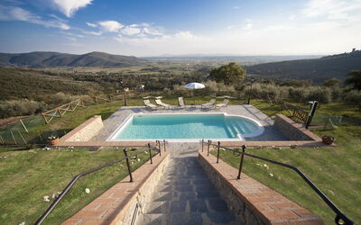 Villa Bentivoglio: Swimming pool and panoramic view