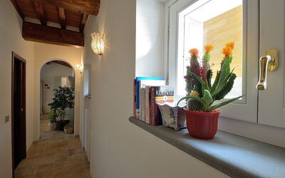 Villa Orazio: Hallway detail