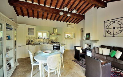 Villa Orazio: Living room, dining room and kitchen