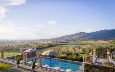Villa Giulietta: Swimming pool and panoramic view