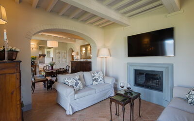 Villa Giulietta: Living room and dining room