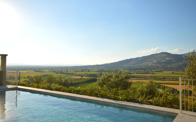 Villa Giulietta: Swimming pool and panoramic view