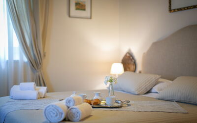 Villa Apollo: Double bedroom detail