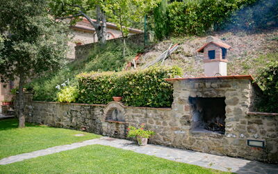 Villa Apollo: Barbecue area