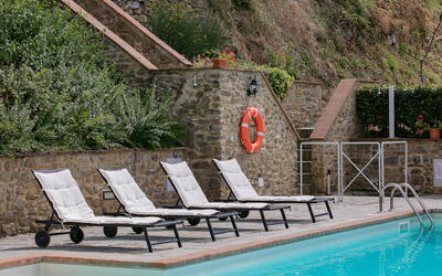 Villa Apollo: Swimming pool