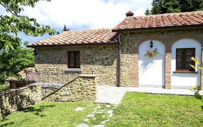 Villa Apollo: Outdoor view