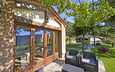 Villa Apollo: Outdoor view