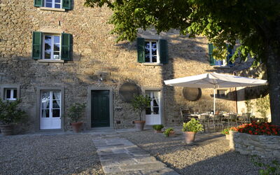 Villa Il Paride: Main entrance and outdoor view