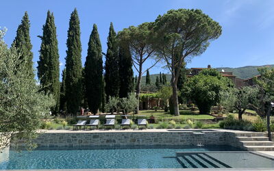 Villa Il Paride: Swimming pool and outdoor view