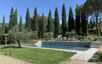 Villa Il Paride: Swimming pool and garden