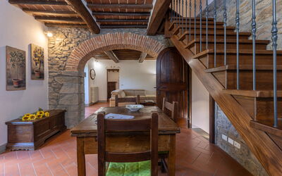 Villa Sofia: Hallway with stairs