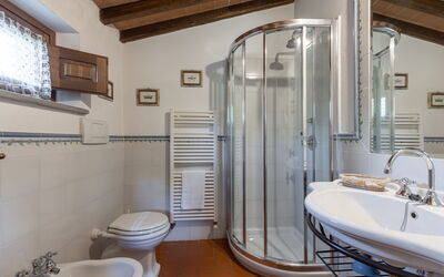 Villa Sofia: Bathroom