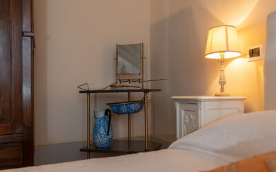 Villa Sofia: Double bedroom detail