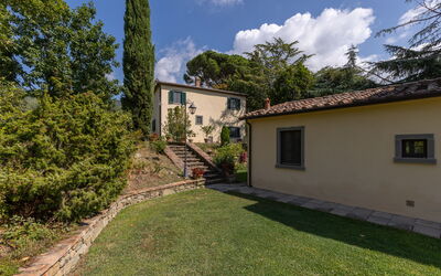 Villa Sofia: Garden and outdoor view