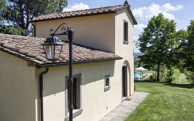 Villa Sofia: Outdoor view and garden